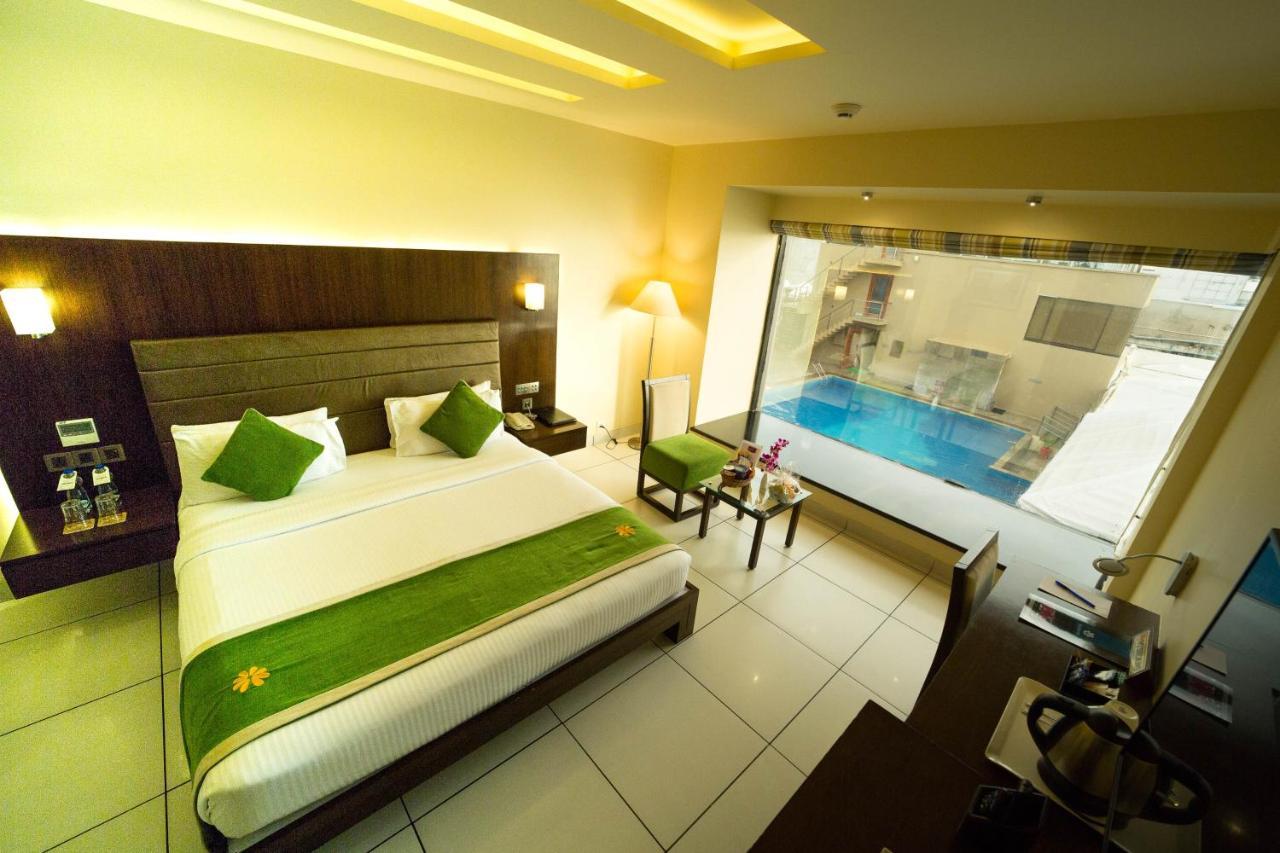 The Gold Beach Resort Daman Exterior photo
