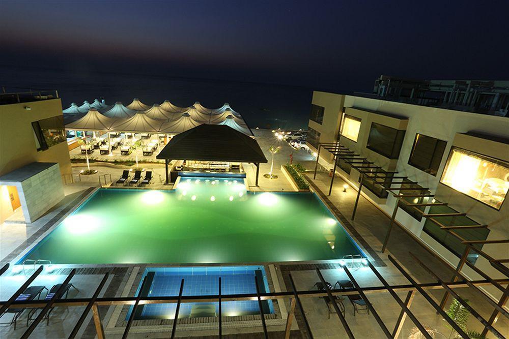 The Gold Beach Resort Daman Exterior photo